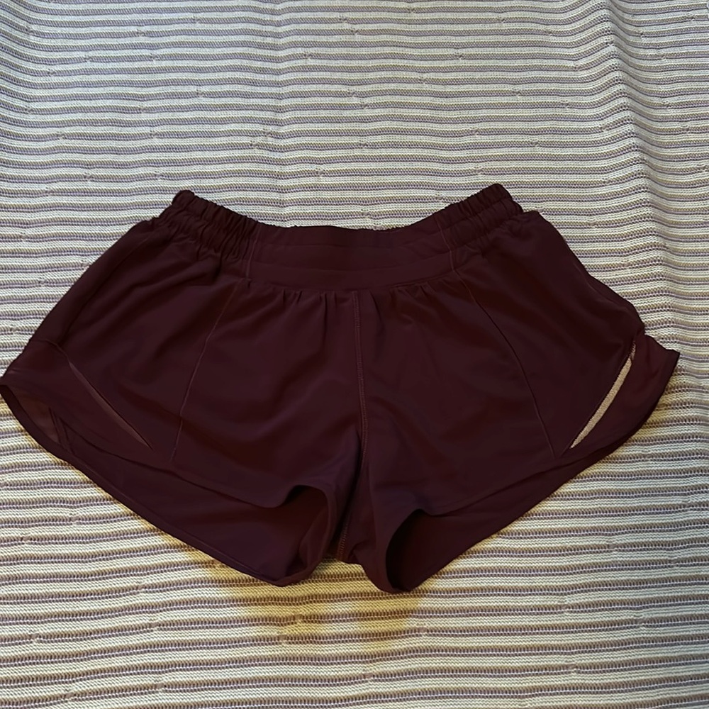 Lululemon Hotty Hot 2.5” Shorts
